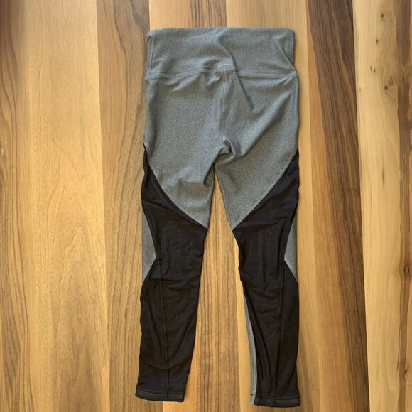 Under Armour Womens Gray Capri Heatgear Mesh Ankle Crop Leggings Sz. SMALL - Picture 3 of 4